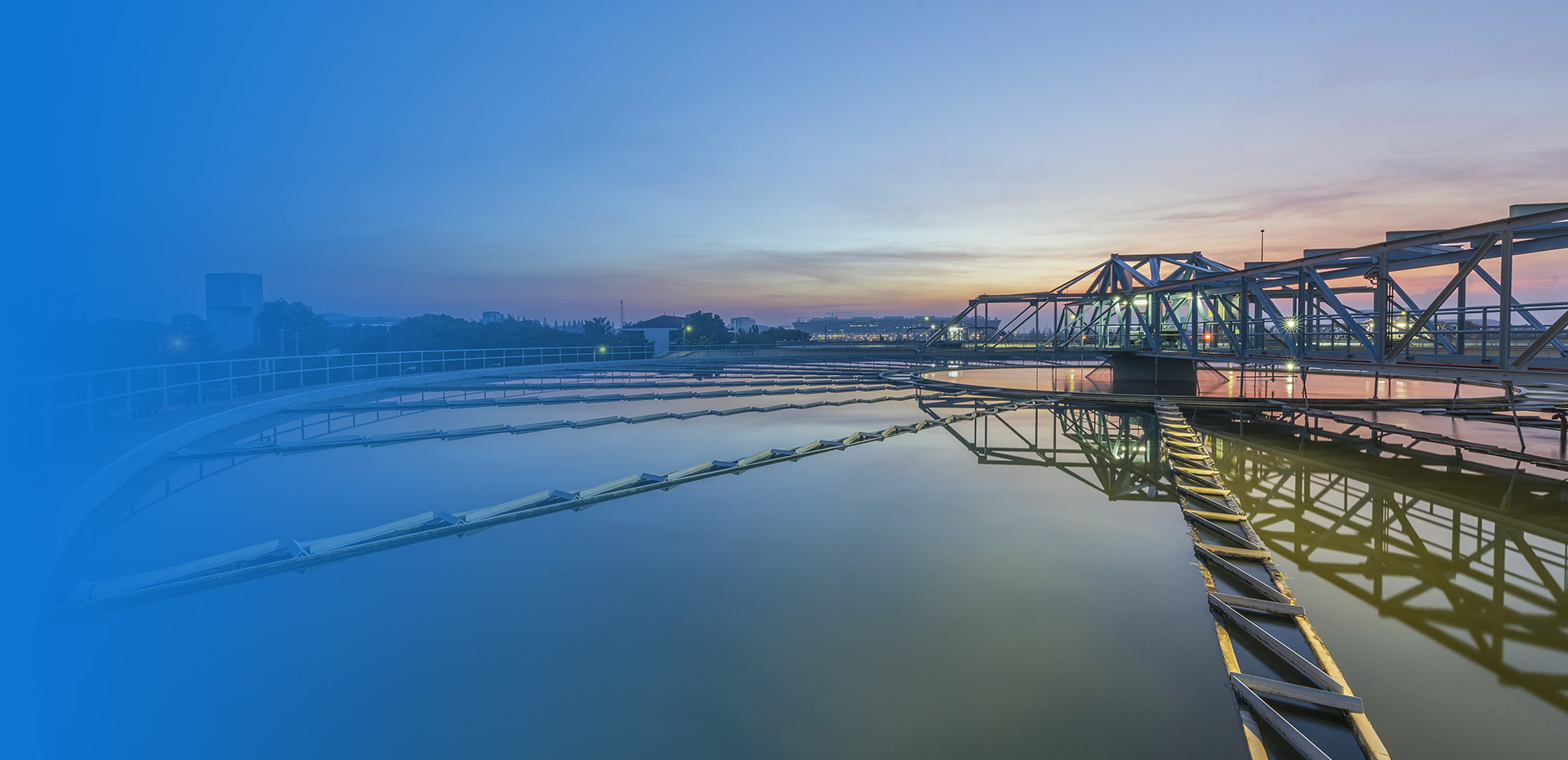 我们是国内水处理行业<br/>综合性现代化制造企业